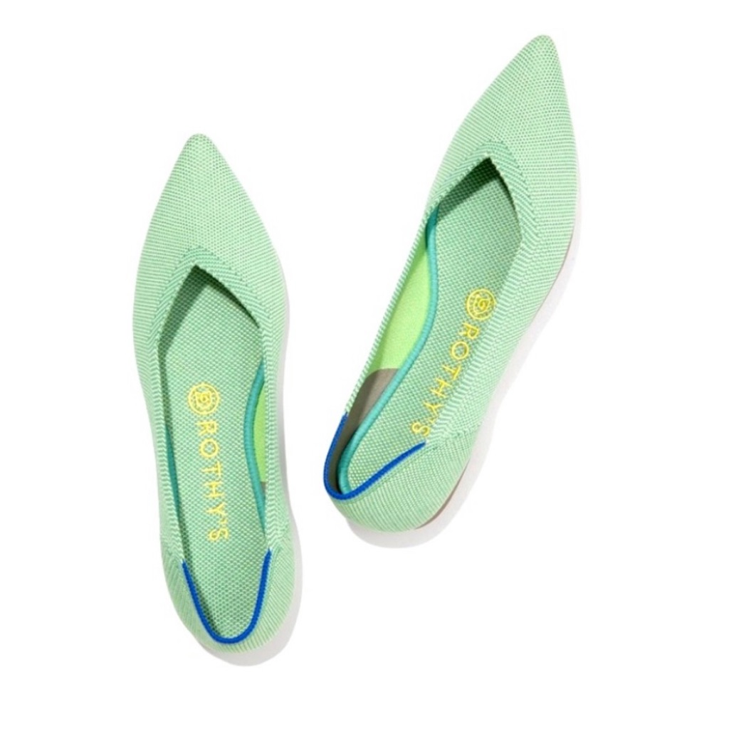 Euc Mint Green Rothys Point. 9.5. Retired Print/Color.